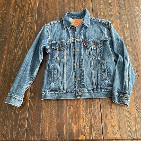 Levi’s Ex-Boyfriend Trucker Denim Jacket - Picture 2 of 12